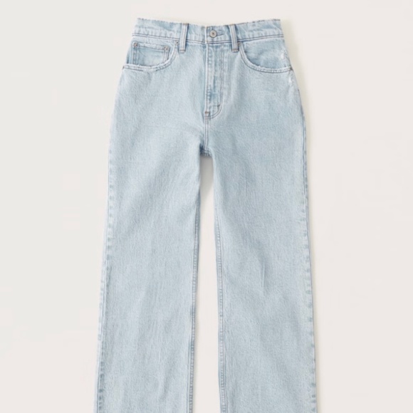 Abercrombie Curve Love High Rise 90s Relaxed Jean | Light - Size 29R (8 Reg) - Picture 3 of 9